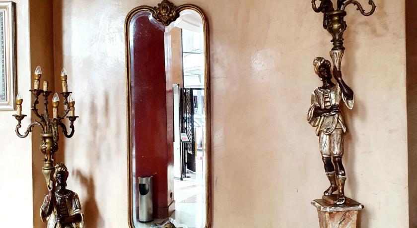 Hotel Rembrandt photo