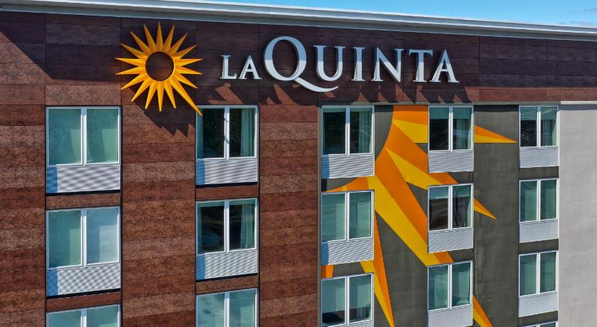 La Quinta Inn & Suites by Wyndham Mobile