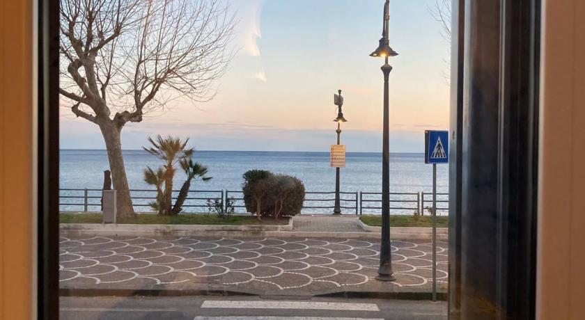 Una Finestra sul Mare