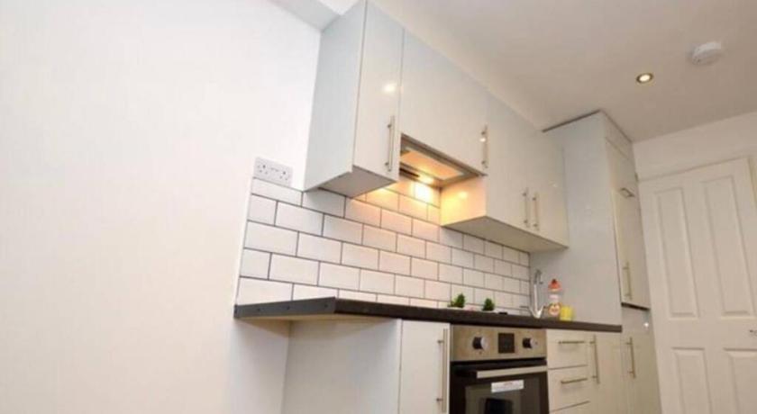 Small Cosy Studio In Plaistow. East London photo