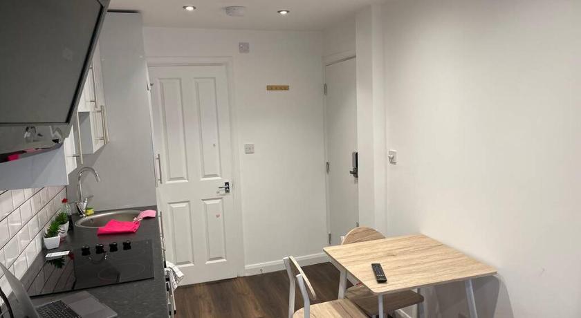 Small Cosy Studio In Plaistow. East London photo