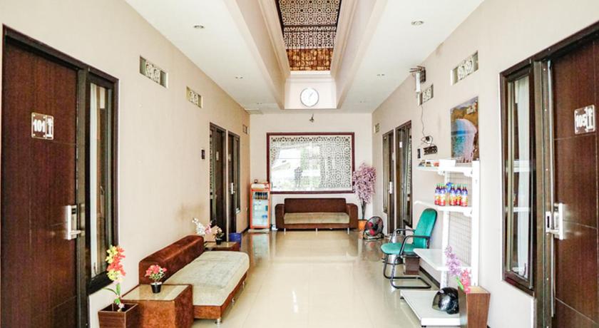 Audah Syariah Residence Mitra RedDoorz – Surabaja, IL