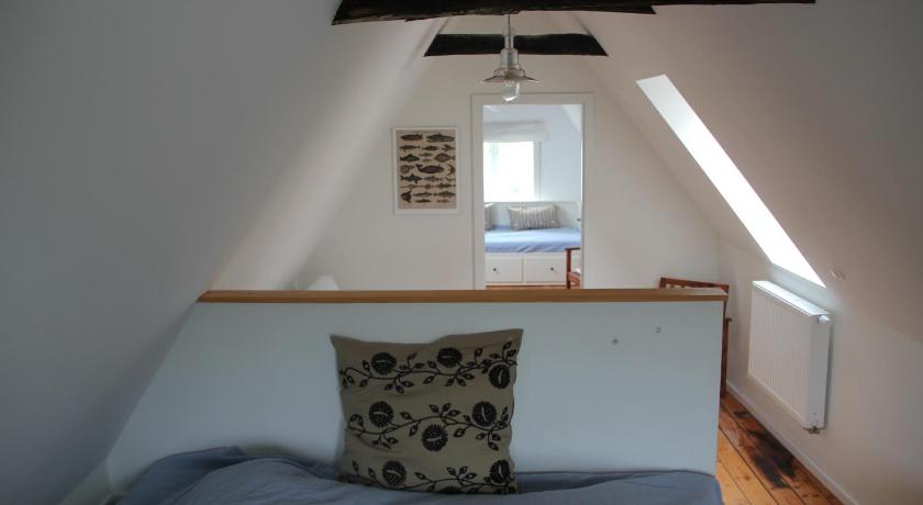 Image of Cottage with Garden View 9
