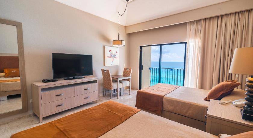 Image of Junior Suite Beachfront 5