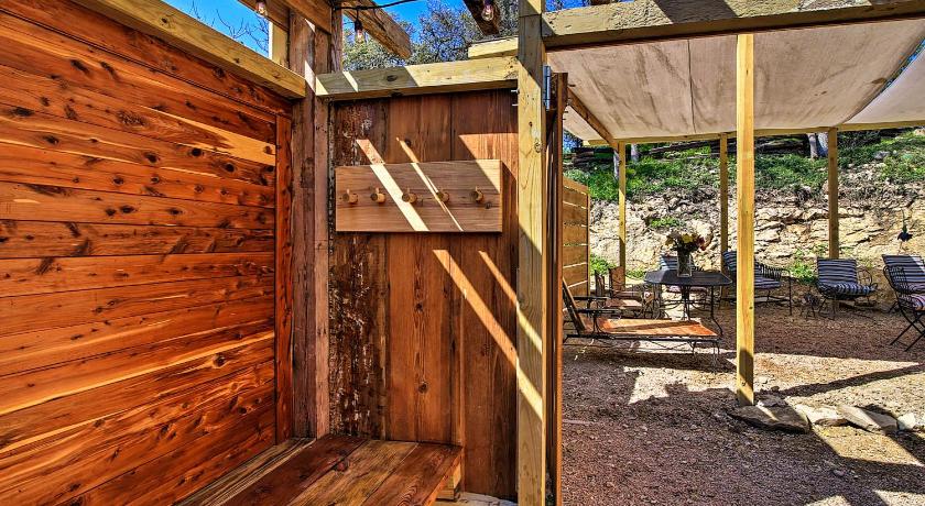 New Braunfels Home with Spacious Deck and BBQ Grill! photo