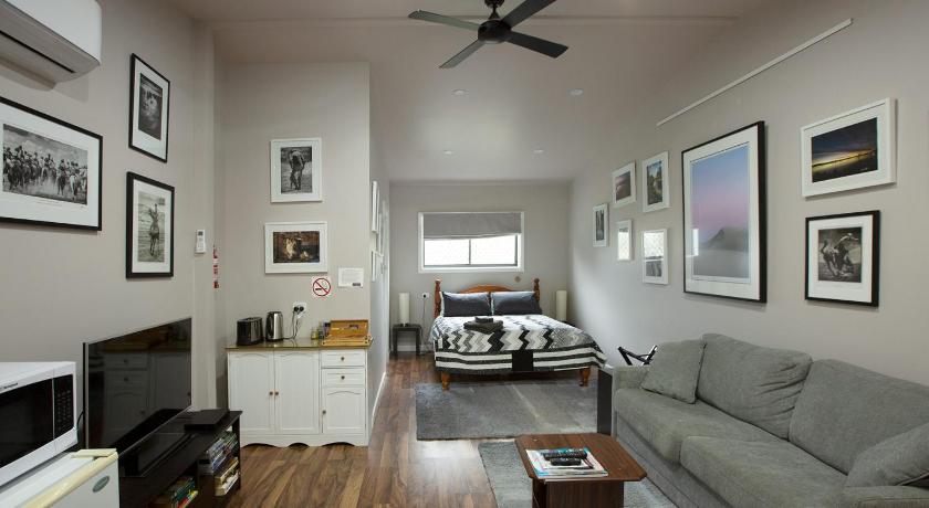 Pound Creek Gallery — Hotel in Tumbarumba