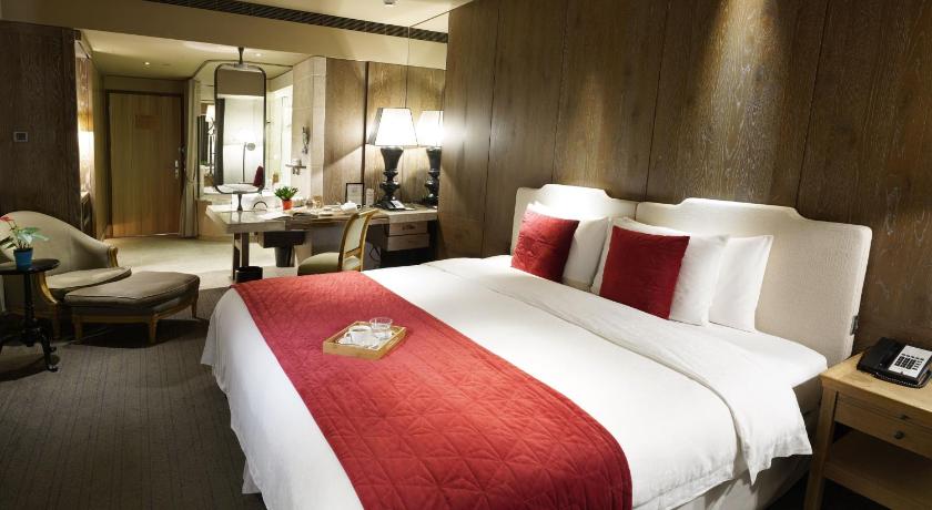 エグゼクティブキングベッドルーム（駐車場無料） (Executive King Room - No Parking Fee Included)の画像 1