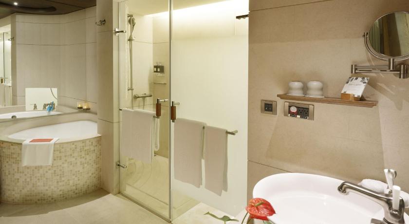 Image of Prestige Club Deluxe King - No Parking Fee Included 5