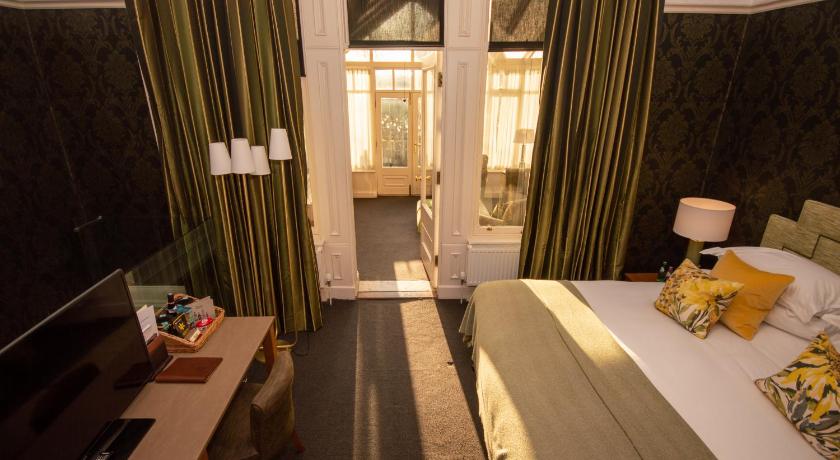 Image of Suite 7