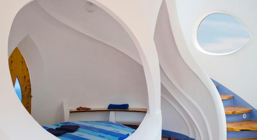Image of Suite with Lake View 3