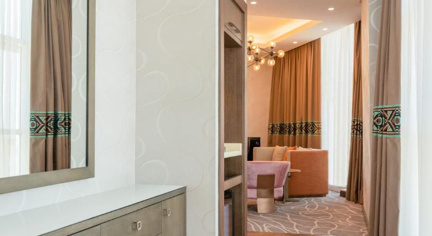 Image of Executive Suite 4