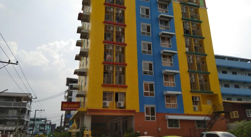 Bangkok Thitikorn Grandview 2-Star Hotel pool