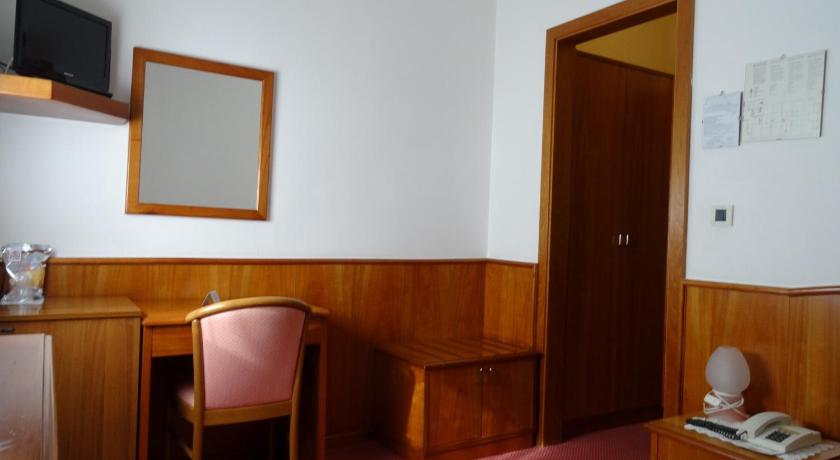 Hotel Roma photo