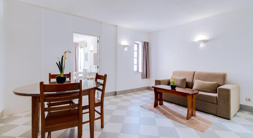 Image of Family Room 7