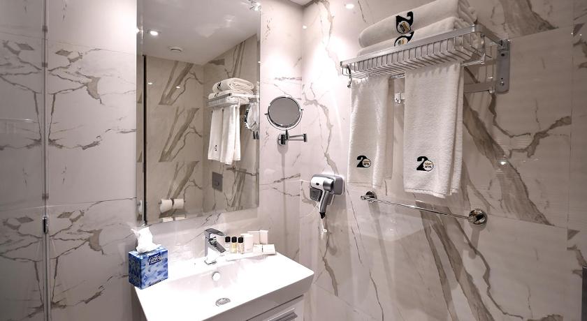 Image of King Room - Disability Access 1