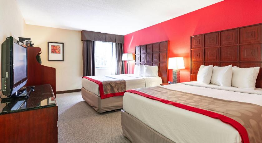 Ramada by Wyndham Columbus Polaris