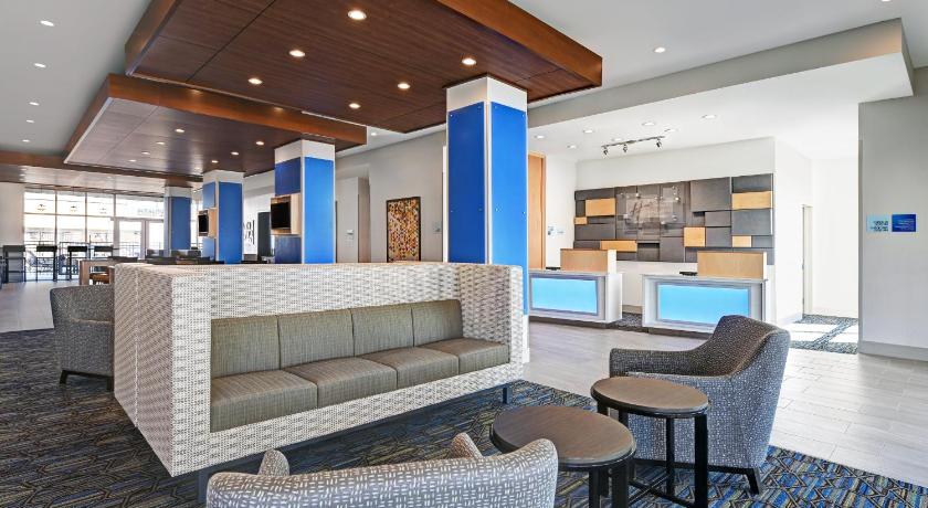 Holiday Inn Express And Suites Houston - Memorial City Centre photo