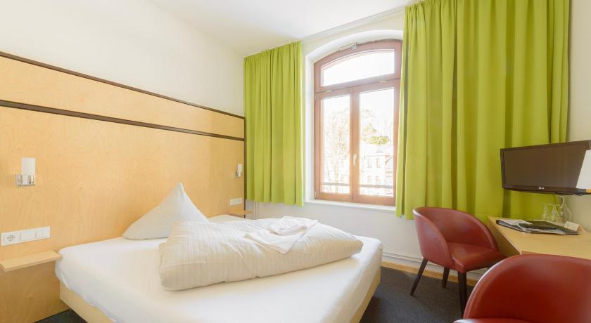 Hotel Am Tiefwarensee photo