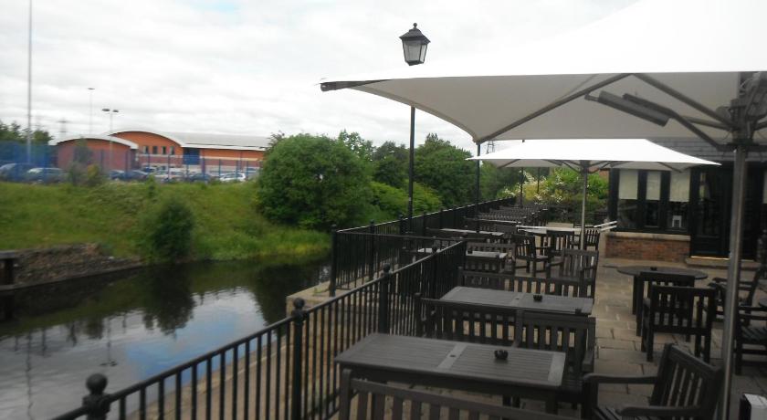 Boat & Horses Inn photo