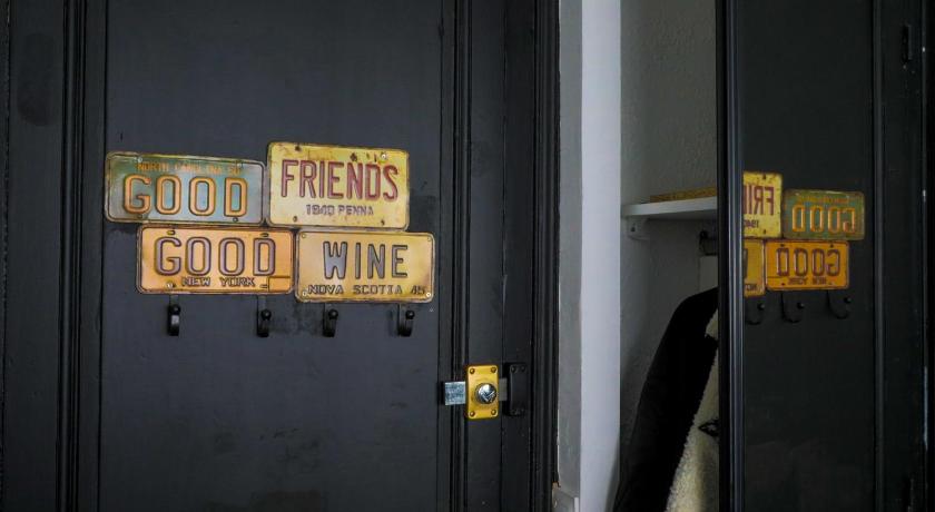 Appart Cosy entre vieux port et marche central - image 13