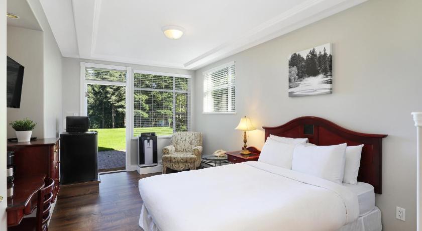 Crown Isle Resort & Golf Community photo