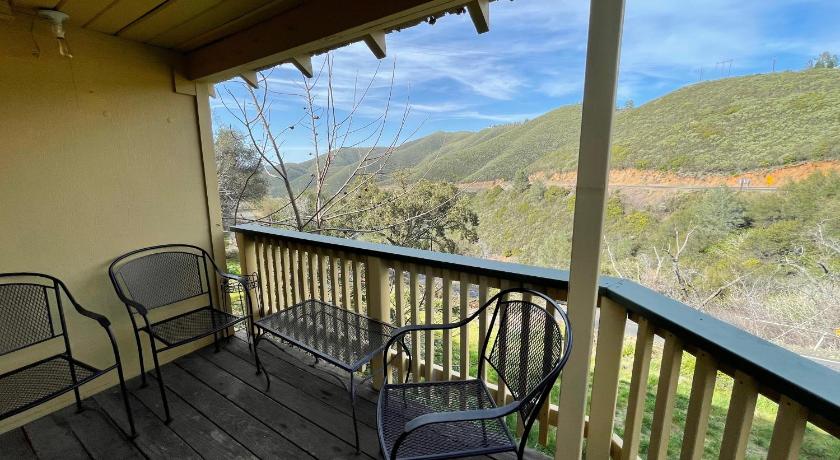 Priest Station Cafe & Cabins photo