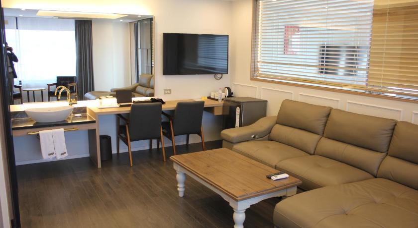 Image of Panoramic Suite 12