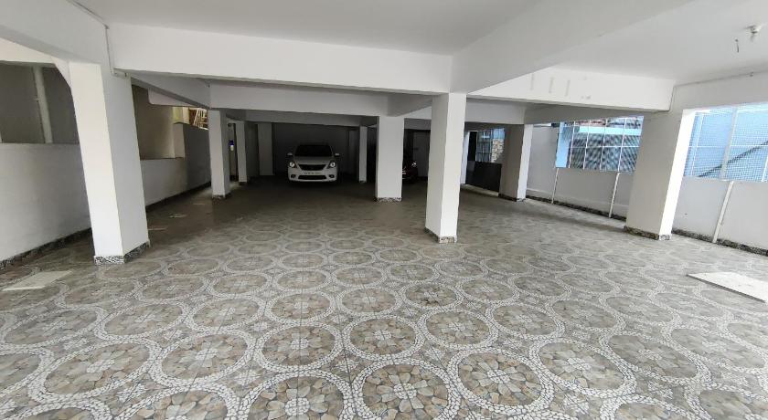 Royal Wings Apartments photo