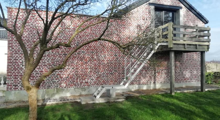 Le gite du chtihameau avec piscine intérieure privative, selon date