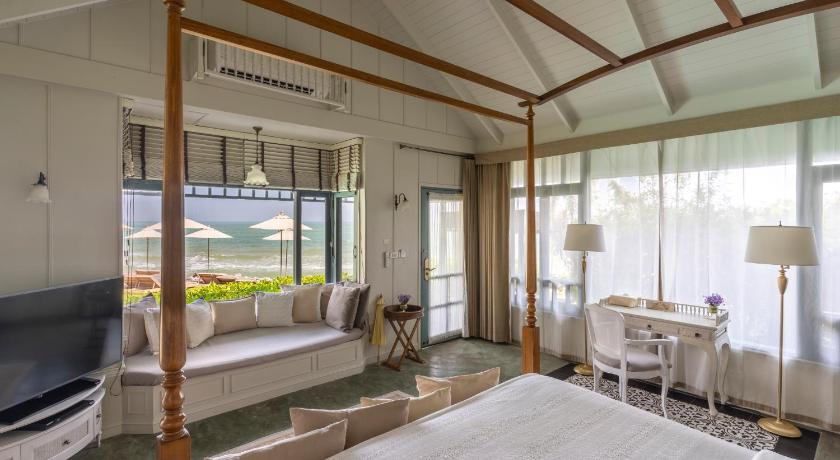 Image of Beachfront Villa with Sea View 1