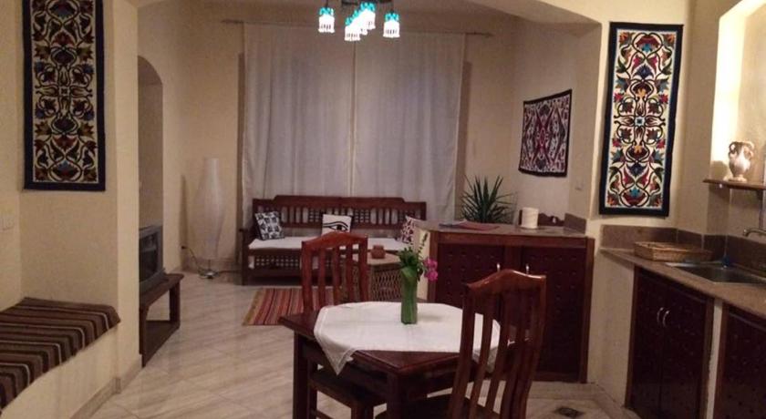 Image of Deluxe Triple Room 5