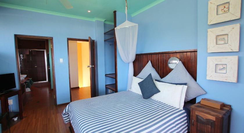 Image of Double Room with Balcony and Sea View 3