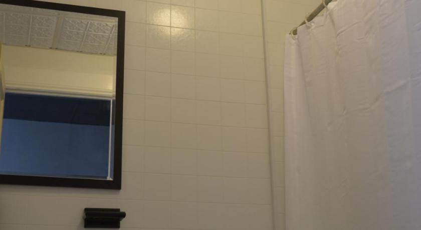 Image of Queen Room 3