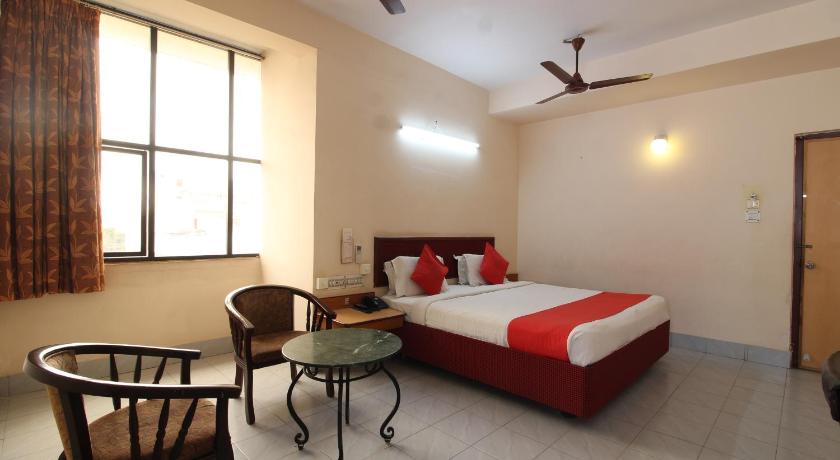 Hotel Saaket Residency - Hotel in Daba Gardens