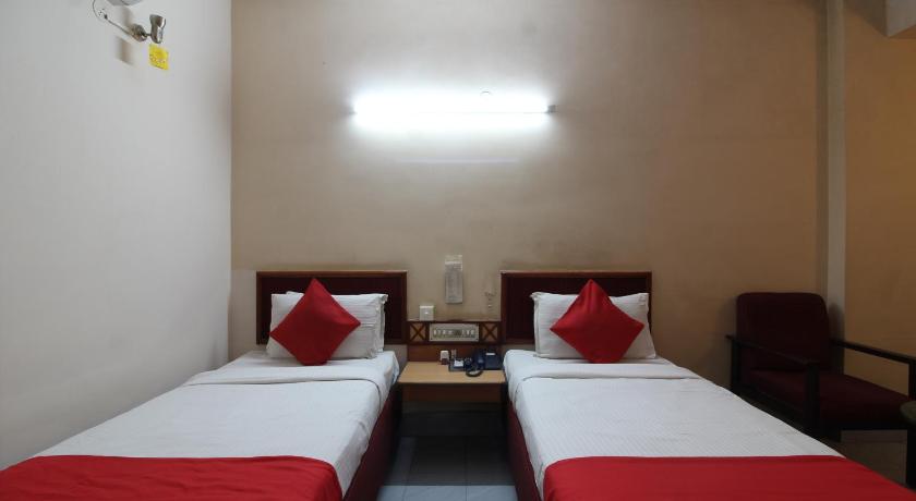 Hotel Saaket Residency - Hotel in Daba Gardens