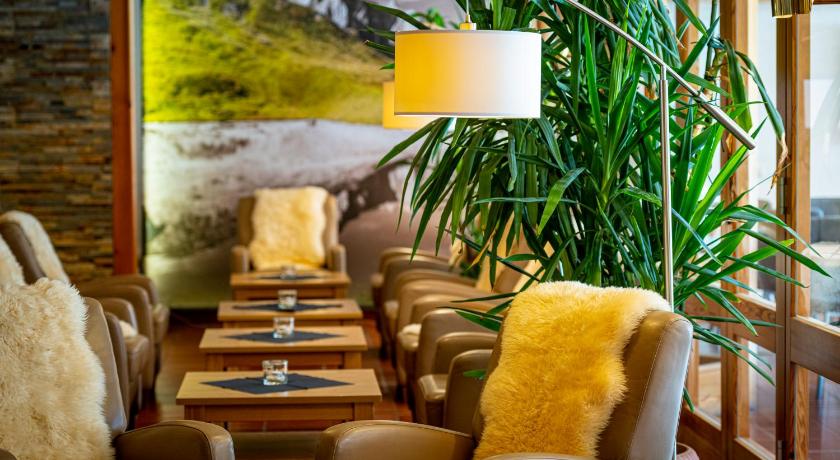 Hotel Das Gastein - ganzjahrig inklusive Alpentherme Gastein & Sommersaison inklusive Gasteiner Berg photo