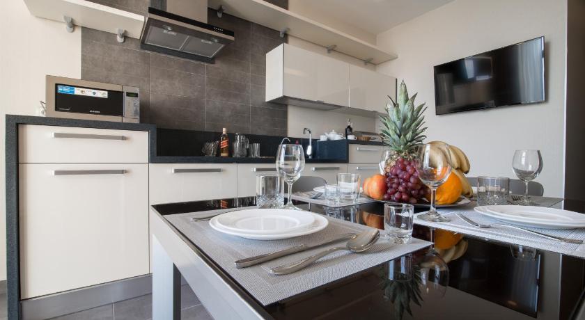 12th Floor Apartments — Hotel in Odessa