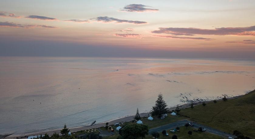 Tatapouri Bay — Hotel in Tokomaru Bay