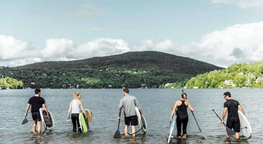 Entourage sur-le-Lac