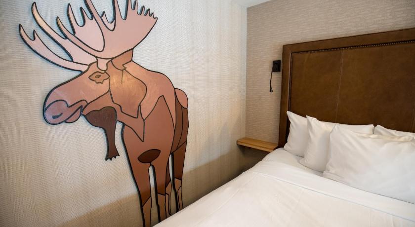 Moose Hotel and Suites