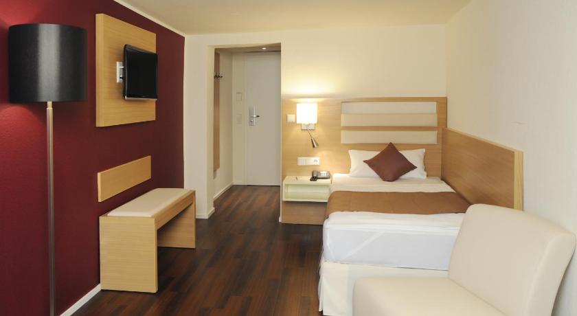 Ringhotel Goldener Knopf photo