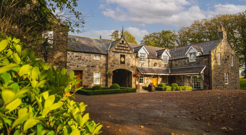 Trump MacLeod House & Lodge, Scotland