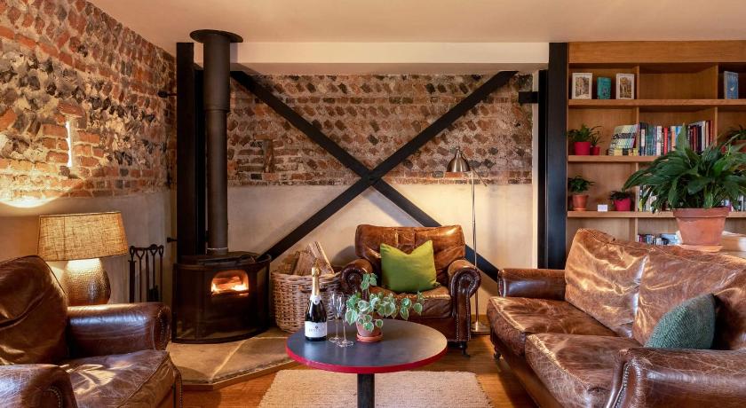 Flint Barns, Rathfinny Wine Estate photo