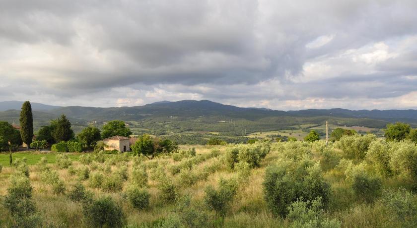 Rustic Tuscan style apartment - image 12