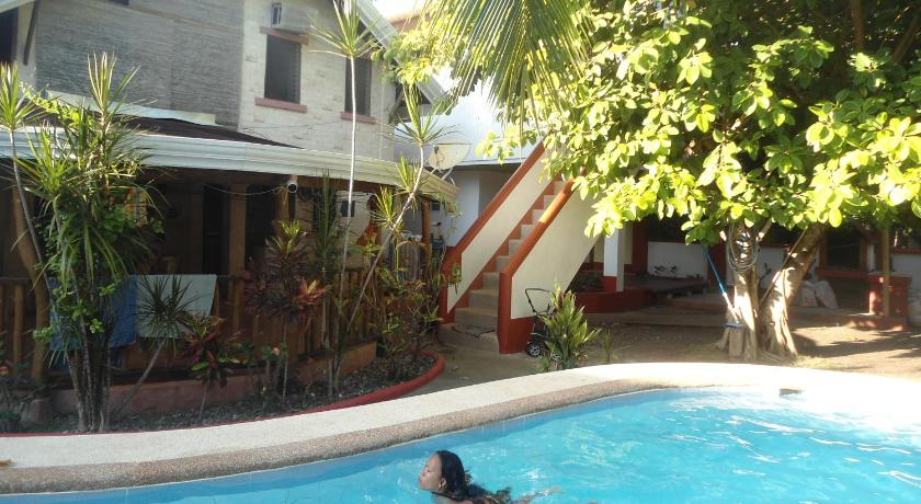 Menchus Pension House photo