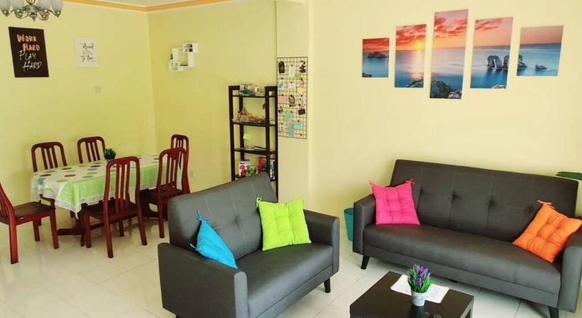 Colourful homestay - (near jeti sky mirror) photo