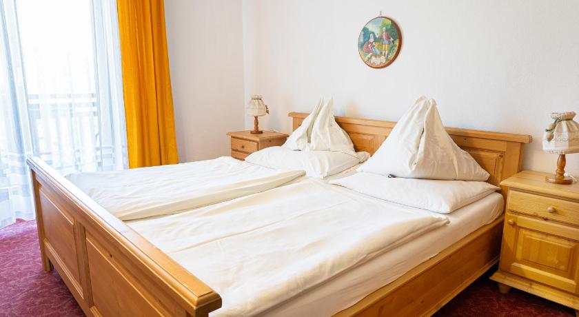 Gasthof Diewald — Hotel in Raach Am Hochgebirge
