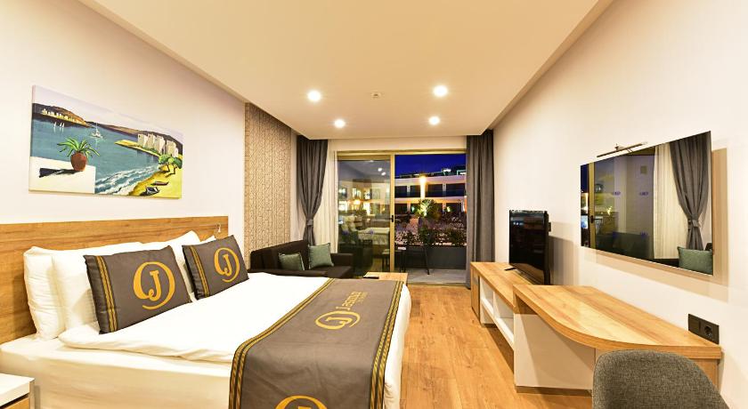 Stüdyo - Havuz veya Bahçe Manzaralı (Studio with Pool or Garden View) Görseli 3