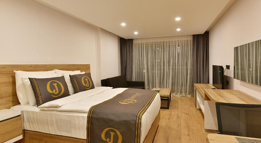 Stüdyo - Havuz veya Bahçe Manzaralı (Studio with Pool or Garden View) Görseli 6