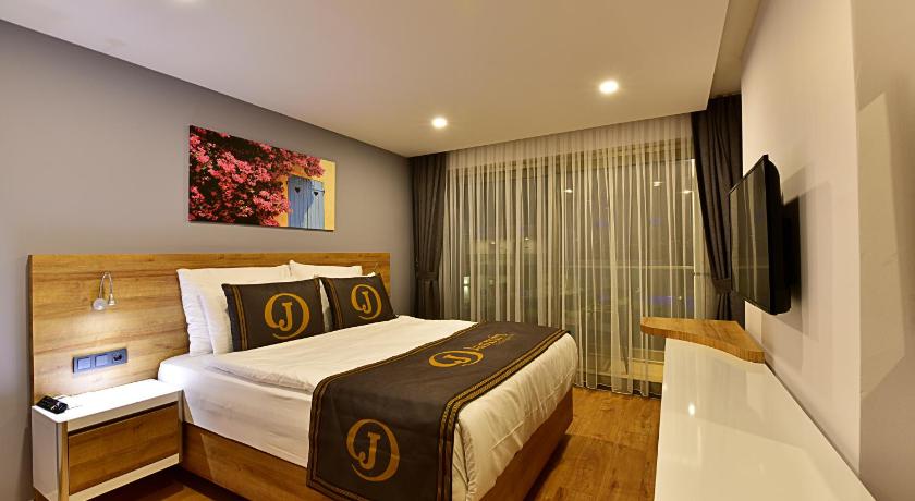 Üç-Yatak Odalı Daire (Three-Bedroom Apartment) Görseli 0